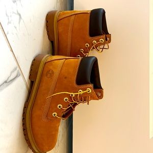 #Timberland boots size 5 used. Great condition have some minor stain